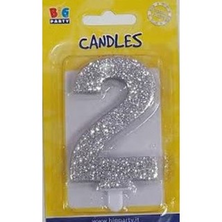 Candelina di cera  8 cm numero 2  di colore argento  con brillantini incorporati   pz 1