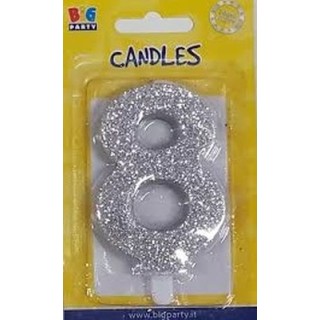 Candelina di cera  8 cm numero 8 di colore argento  con brillantini incorporati   pz 1