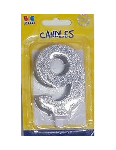 Candelina di cera  8 cm numero 9 di colore argento  con brillantini incorporati   pz 1