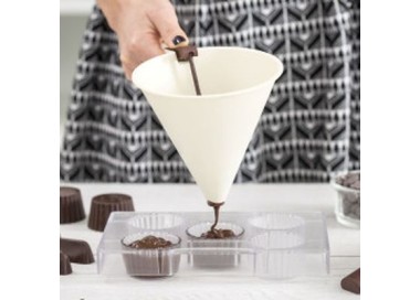 Imbuto dosatore in plastica per alimenti : fluidi , cioccolato , gelatina , ghiaccie o creme liquide . 1 pz  DECORA
