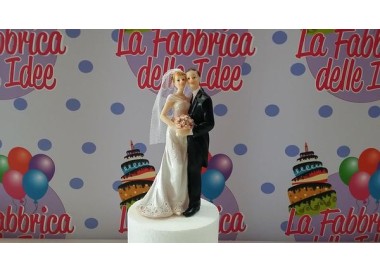 Personaggi per Torte: Sposi con Bouquet di fiori   / Cake Topper / STATUINA SPOSI CON BOUQUET DI FIORI  per Matrimonio - L 7 cm