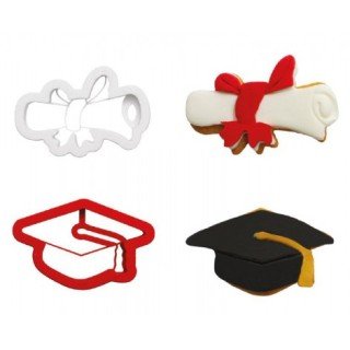 SET 2  TAGLIAPASTA LAUREA   IMPRESSIONE  IN PLASTICA (Cappello Laurea , pergamena Laurea ) Cappello 9 x 5 x h 2 Cm - Pergamena  9 x 6 x h 2 Cm DECORA