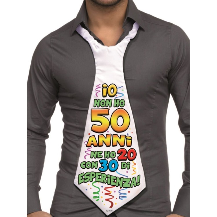 MAXI CRAVATTONE 50 ANNI per Compleanno - Lunghezza 58 cm x 24 cm larghezza - Unisex - Cravattone in poliestere - 1 pezzo